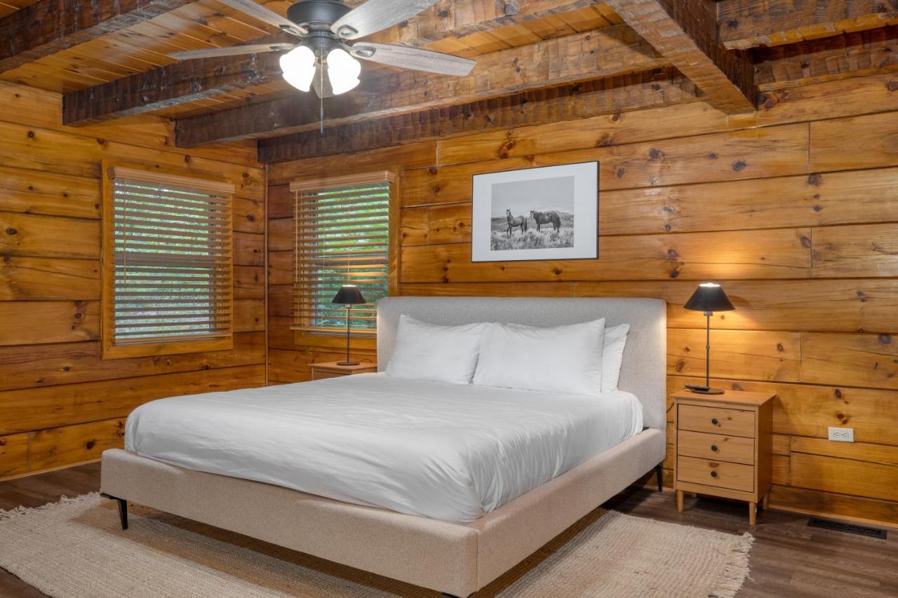 The Dudley Cabins By Avantstay Sevierville Exteriör bild