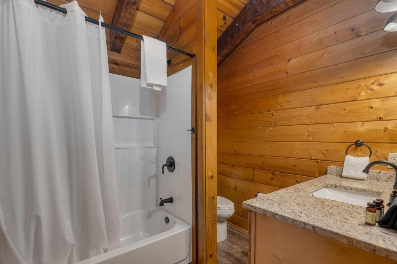 The Dudley Cabins By Avantstay Sevierville Exteriör bild