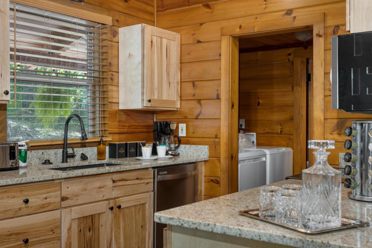 The Dudley Cabins By Avantstay Sevierville Exteriör bild