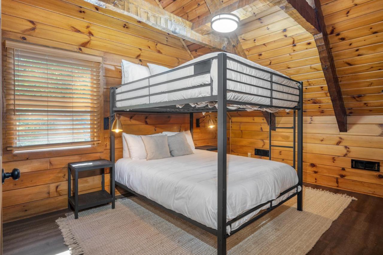 The Dudley Cabins By Avantstay Sevierville Exteriör bild